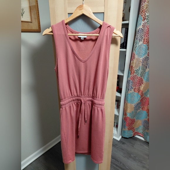 Evereve Dusty Rose Mini Drawstring Dress Romper Active Fun Comfy - Picture 1 of 7